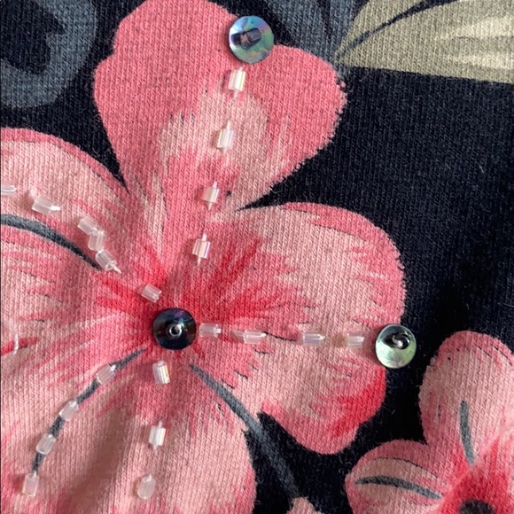 Floral elegant  top - Picture 2 of 5